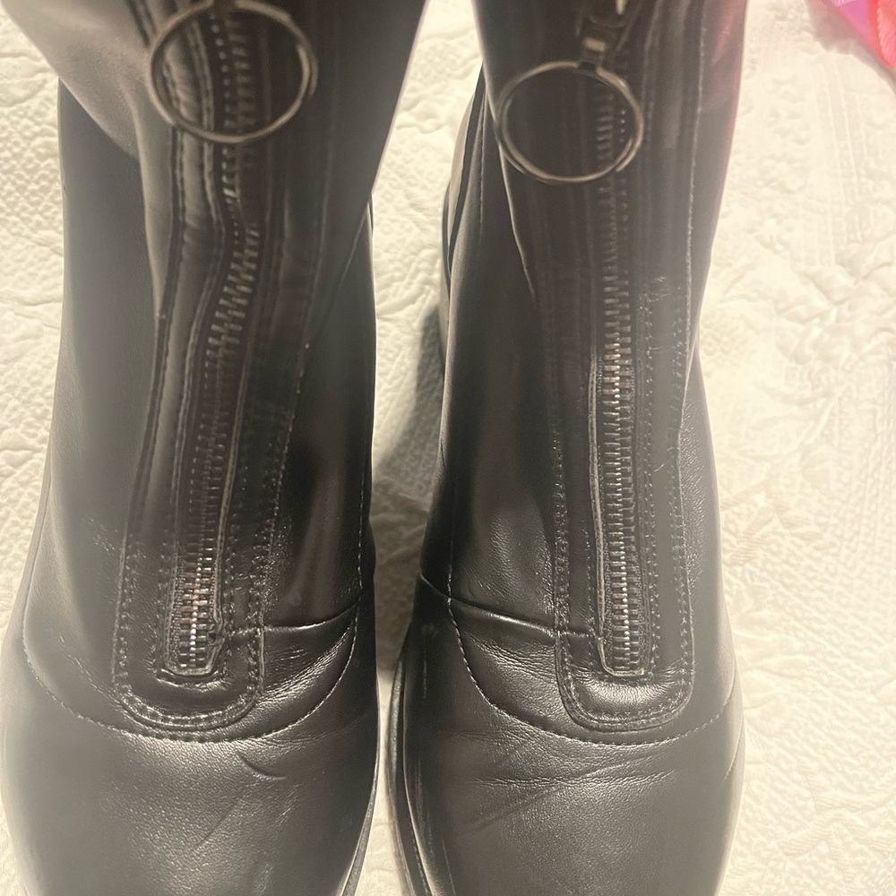 Rogue Womens Sz 7 Black Faux Leather Zip Front Boots Chunky Heels and sole